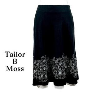 Tailor B Moss Black & White Embroidered Cutout Skirt With Peek A-Boo Hem Size 2